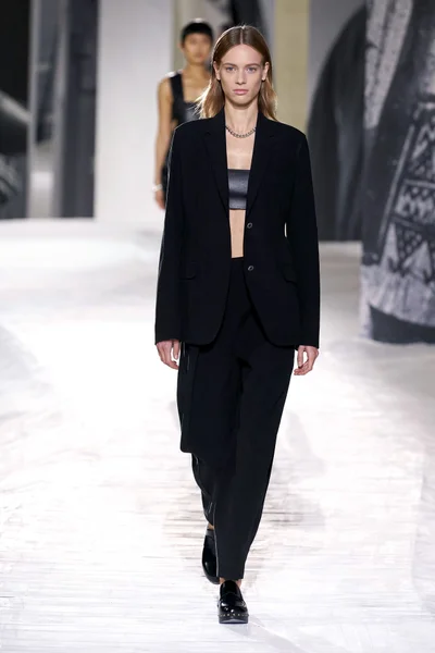 Look 38
